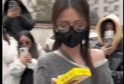 内娱吃瓜爆料图片,吃瓜图鉴，揭秘明星幕后故事
